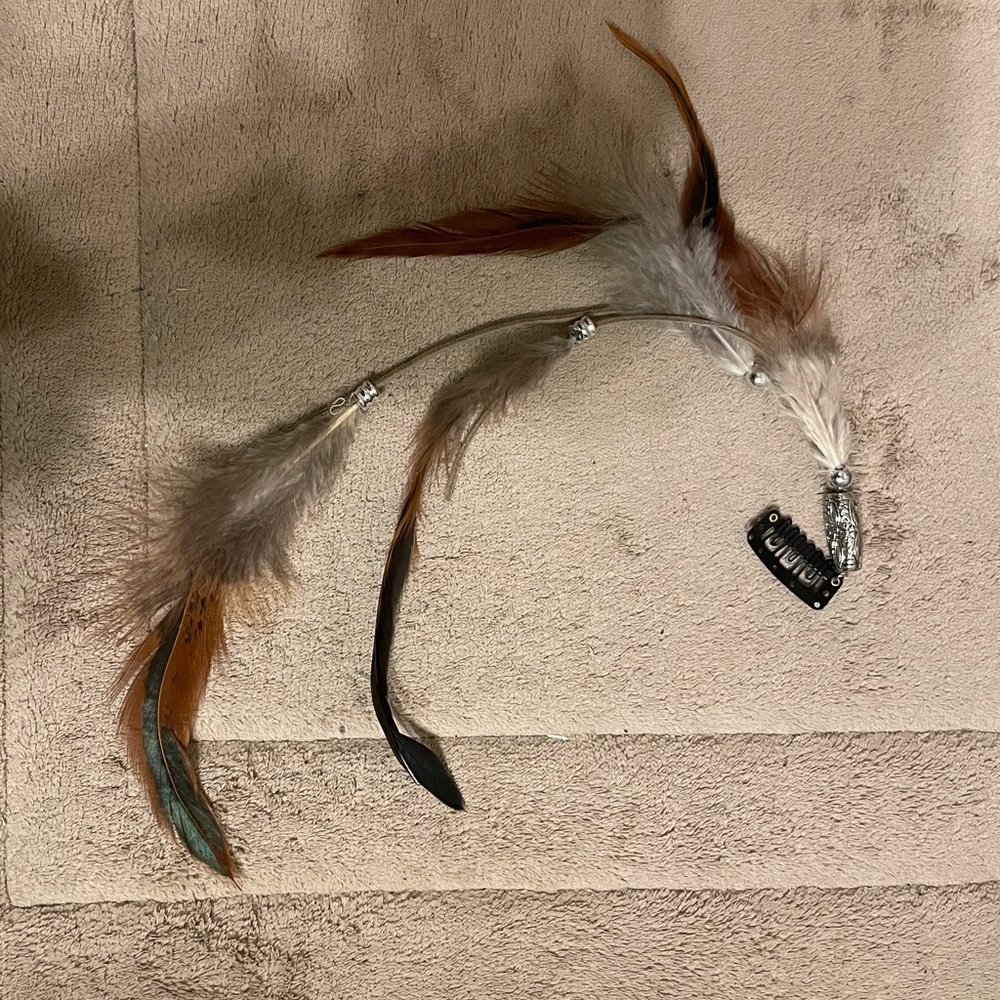 NWOT BOHO Feather Hair Clip
